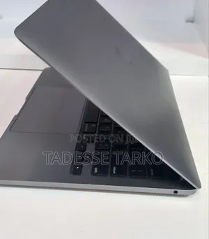 New Laptop Apple MacBook Pro 2021 M1 16GB Apple M1 Pro SSD 256GB