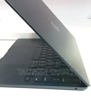 New Laptop Apple MacBook Air 2022 M2 8GB Apple M2 SSD 256GB