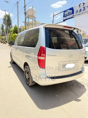 Hyundai H200 2008 Silver
