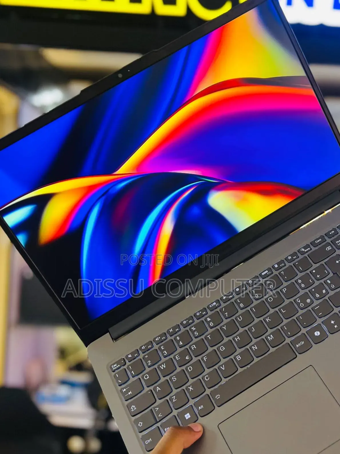 New Laptop Lenovo LOQ 15AHP10 16GB Intel Core i5 SSD 512GB