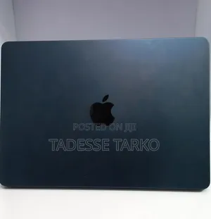 New Laptop Apple MacBook Air 2022 M2 8GB Apple M2 SSD 256GB