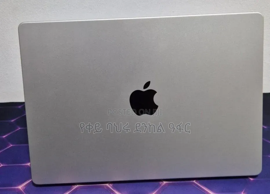 New Laptop Apple MacBook Pro 2024 M4 16GB Intel Core i7 SSD 512GB