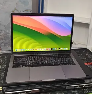 New Laptop Apple MacBook Pro 2022 M2 8GB Apple M2 SSD 512GB