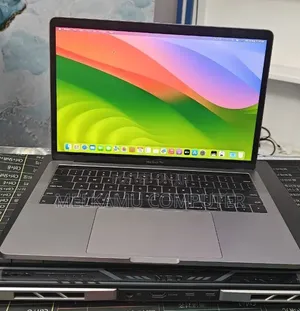 New Laptop Apple MacBook Pro 2022 M2 8GB Apple M2 SSD 512GB
