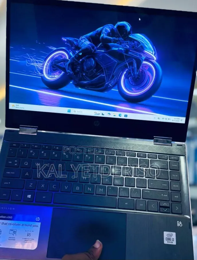 New Laptop HP Pavilion 10 8GB Intel Core i3 SSD 256GB