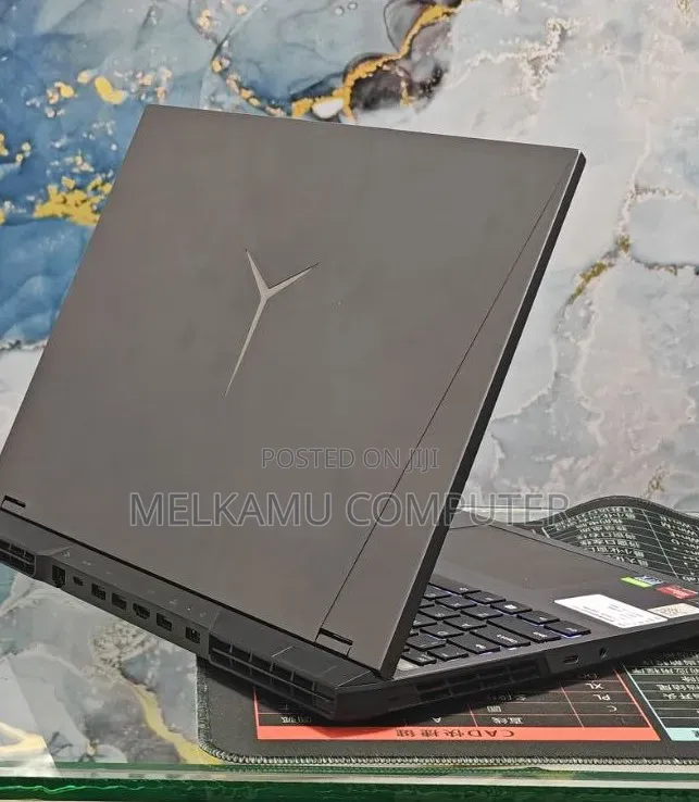 New Laptop Lenovo Legion 7 16GB AMD Ryzen 7 SSD 512GB