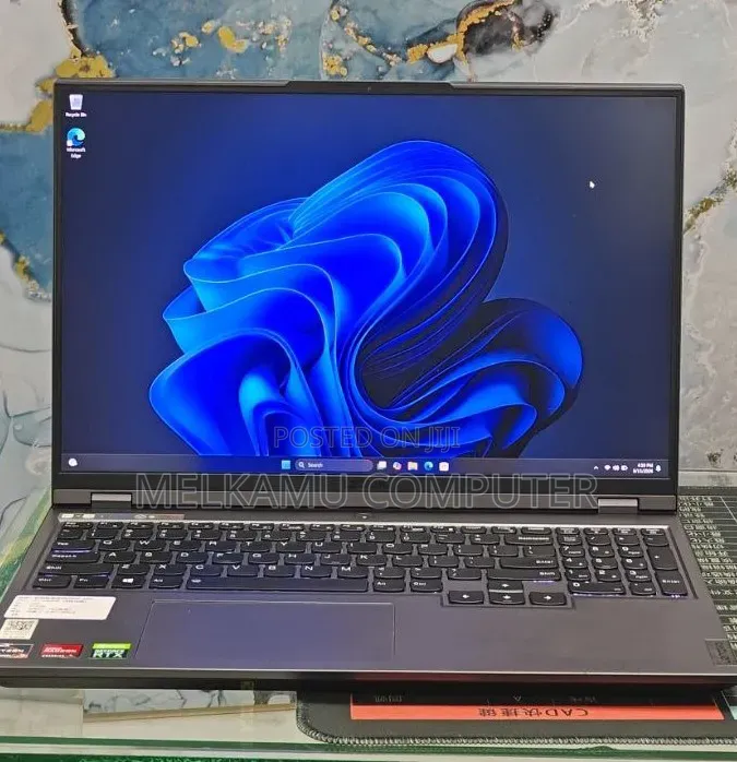New Laptop Lenovo Legion 7 16GB AMD Ryzen 7 SSD 512GB