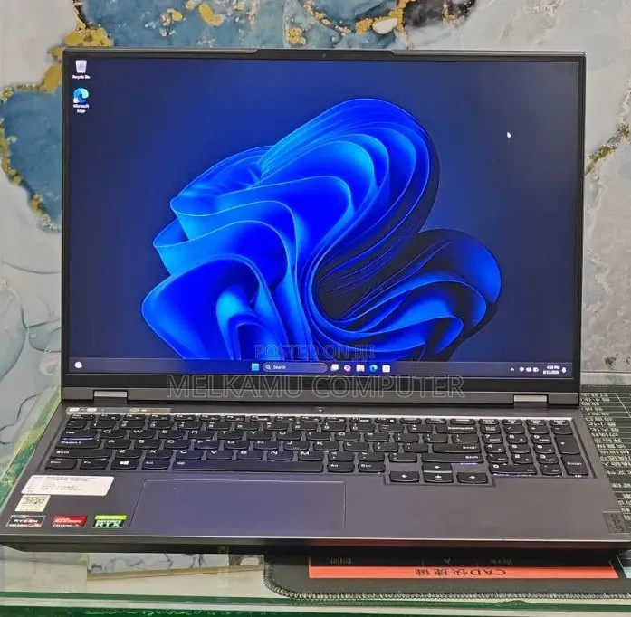New Laptop Lenovo Legion 7 16GB AMD Ryzen 7 SSD 512GB