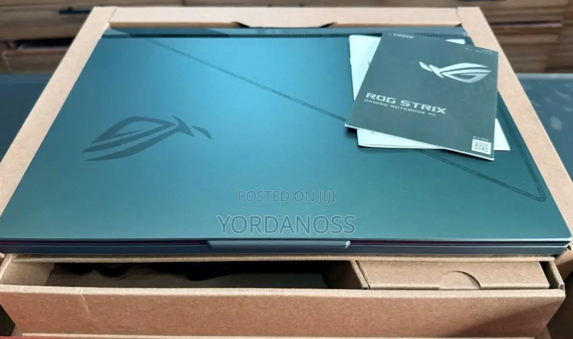New Laptop Asus ROG Strix G16 G614 16GB Intel Core i7 SSD 1T