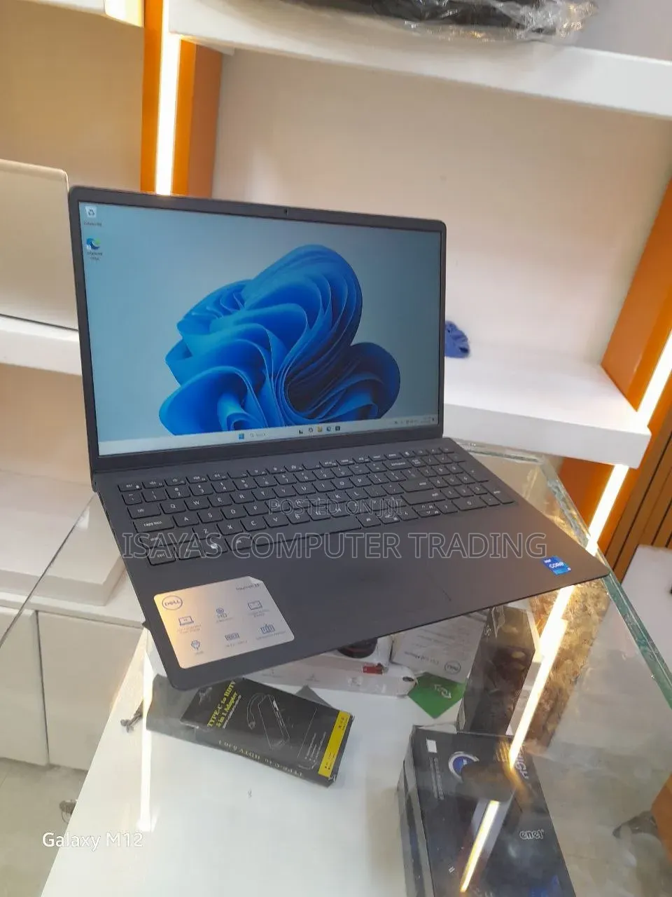 New Laptop Dell Inspiron 15 3530 8GB Intel Core i5 SSD 512GB