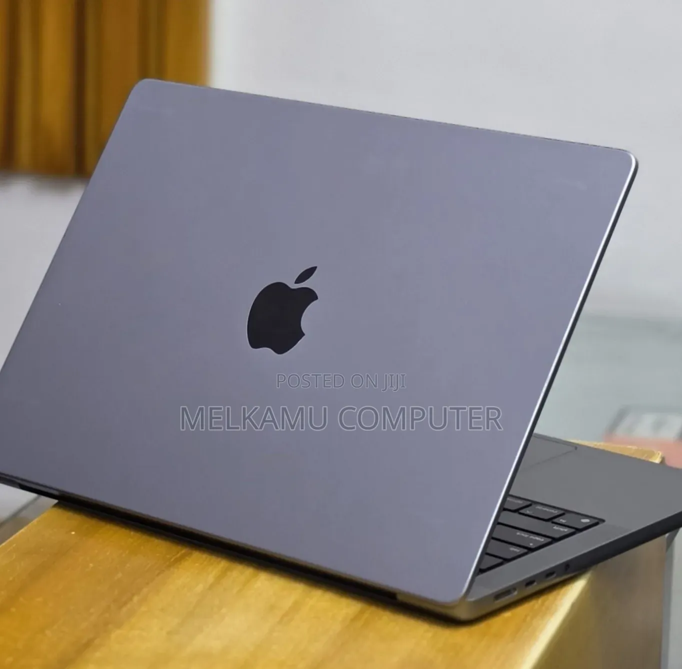 New Laptop Apple MacBook Pro 2021 M1 32GB Apple M1 Pro SSD 512GB