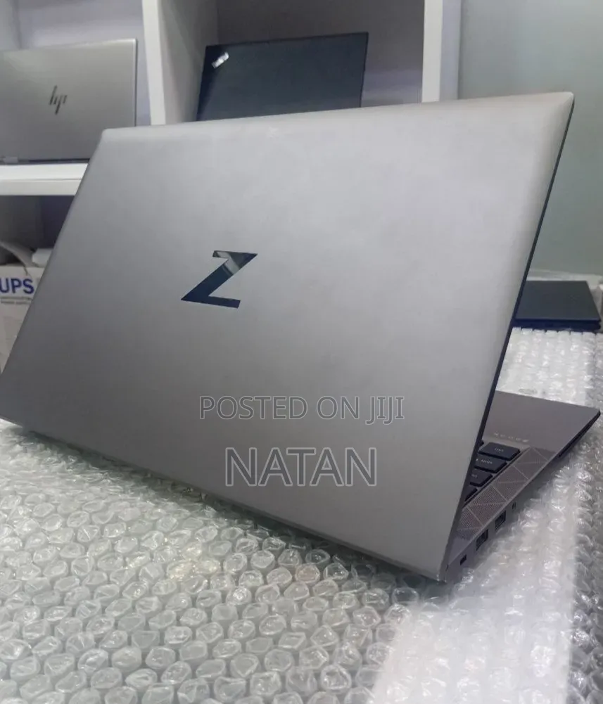 New Laptop HP ZBook Firefly 14 G7 16GB Intel Core i7 SSD 512GB