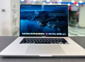 New Laptop Apple MacBook Pro 2019 32GB Intel Core i9 SSD 512GB