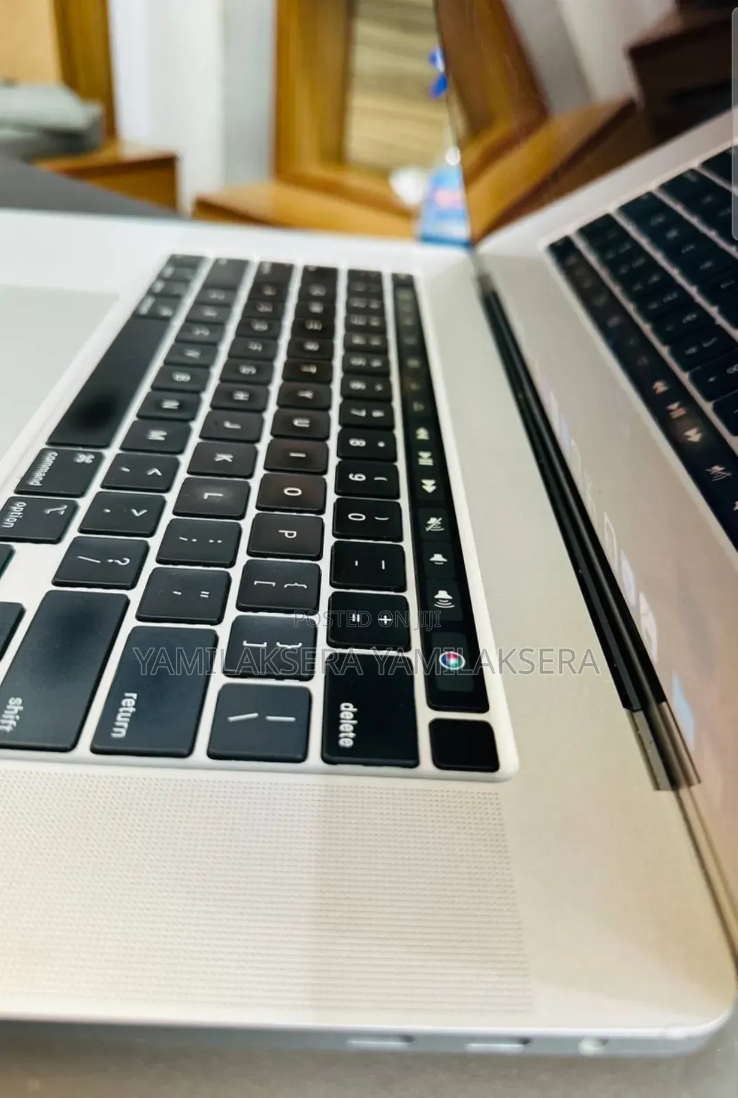 New Laptop Apple MacBook Pro 2019 32GB Intel Core i9 SSD 512GB