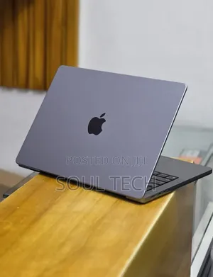 New Laptop Apple MacBook Pro 2021 M1 32GB Apple M1 Pro SSD 512GB