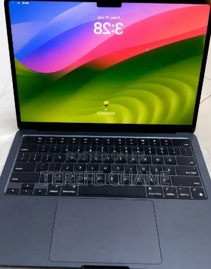 New Laptop Apple MacBook Air 2022 M2 8GB Apple M2 SSD 256GB