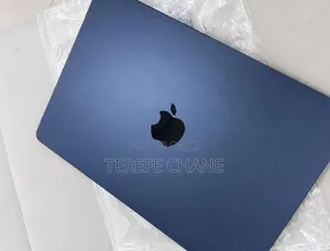 New Laptop Apple MacBook Air 2022 M2 8GB Apple M2 SSD 256GB