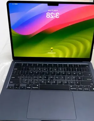 New Laptop Apple MacBook Air 2022 M2 8GB Apple M2 SSD 256GB