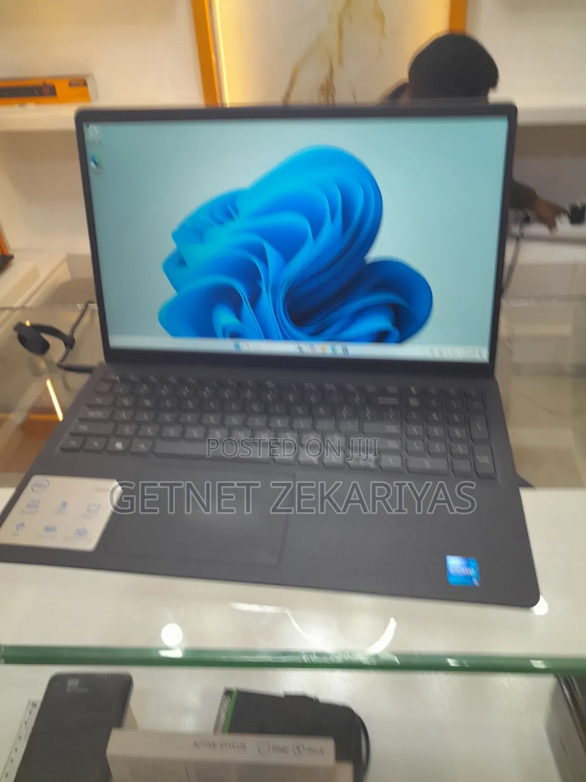 New Laptop Dell Inspiron 15 8GB Intel Core i5 SSD 512GB