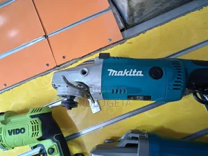 Makita Grainder
