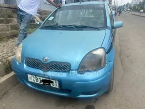Toyota Vitz 2002 Blue