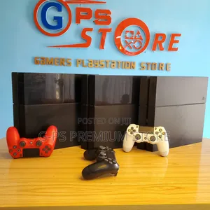 PS4 Fat Console + 1 Original Joystick Pre-Loaded Games