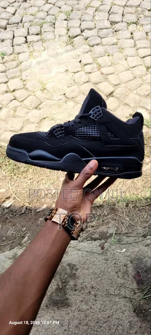 Jordan 4 Black Cat