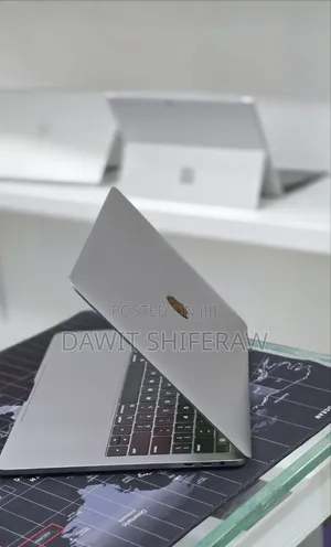 New Laptop Apple MacBook Pro 2020 M1 16GB Apple M1 Max HDD 512GB