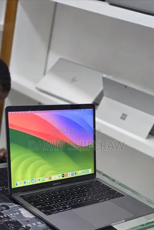 New Laptop Apple MacBook Pro 2020 M1 16GB Apple M1 Max HDD 512GB