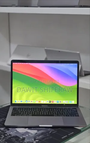 New Laptop Apple MacBook Pro 2020 M1 16GB Apple M1 Max HDD 512GB