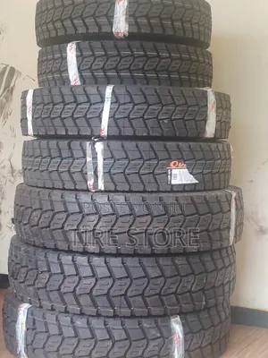 8.25 R16 Car Tyre Ovation Brand Car Tyre 16pr