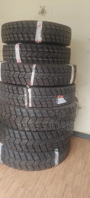 8.25 R16 Car Tyre Ovation Brand Car Tyre 16pr