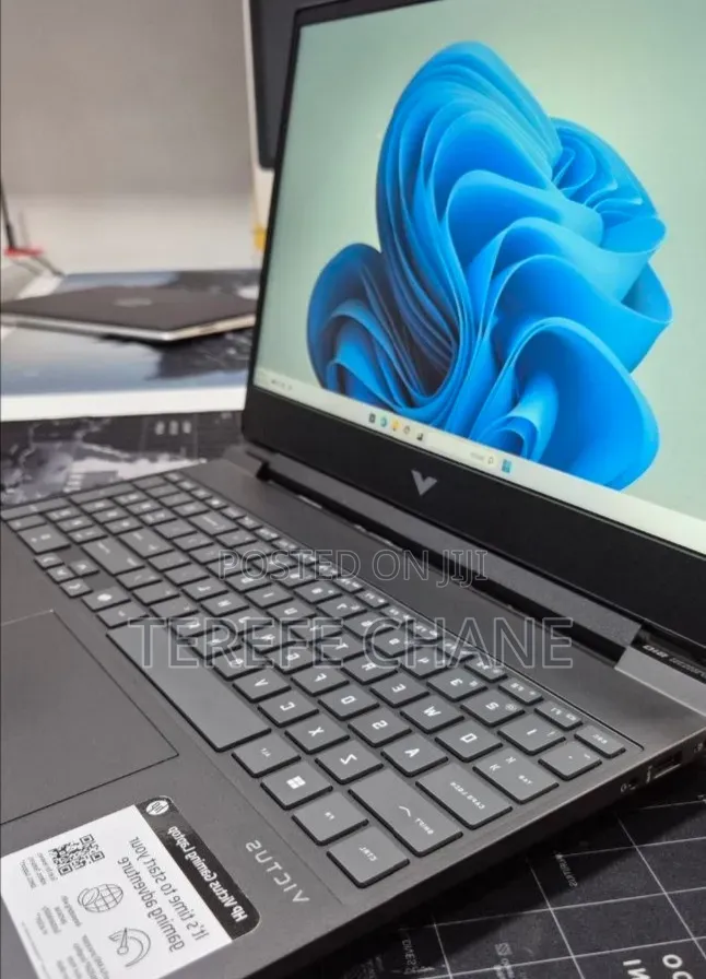 New Laptop HP Victus 15 16GB AMD Ryzen 7 SSD 512GB