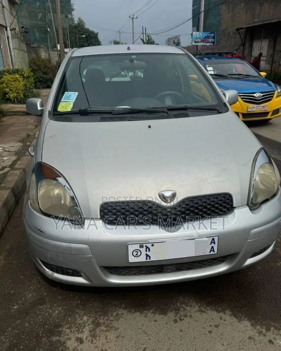 Toyota Vitz 2002 Gray