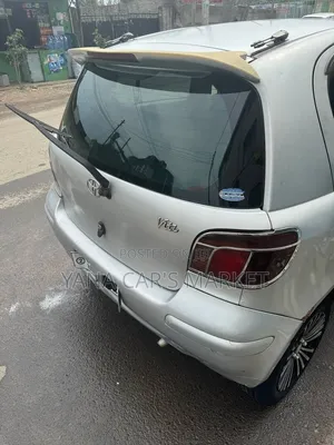 Toyota Vitz 2002 Gray