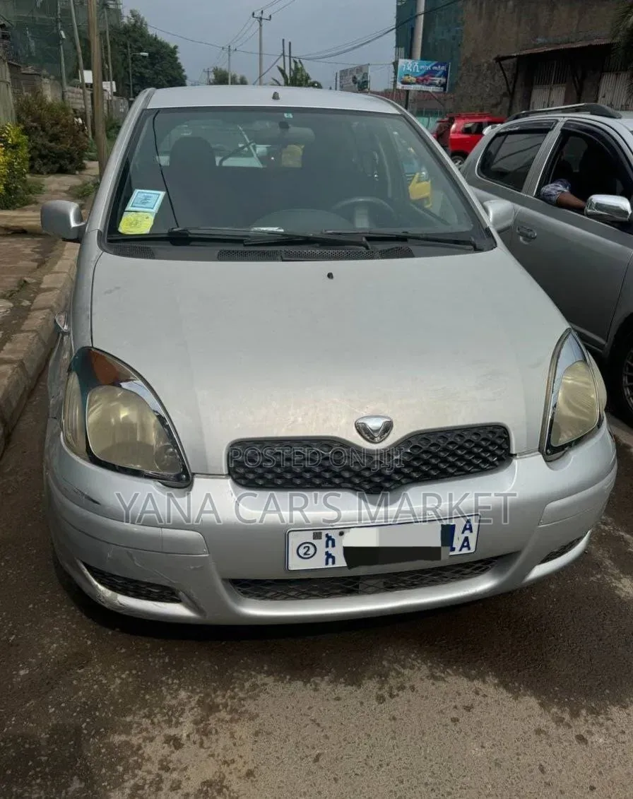 Toyota Vitz 2002 Gray