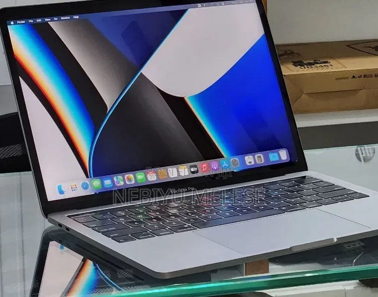 New Laptop Apple MacBook Pro 2019 16GB Intel Core i7 SSD 512GB