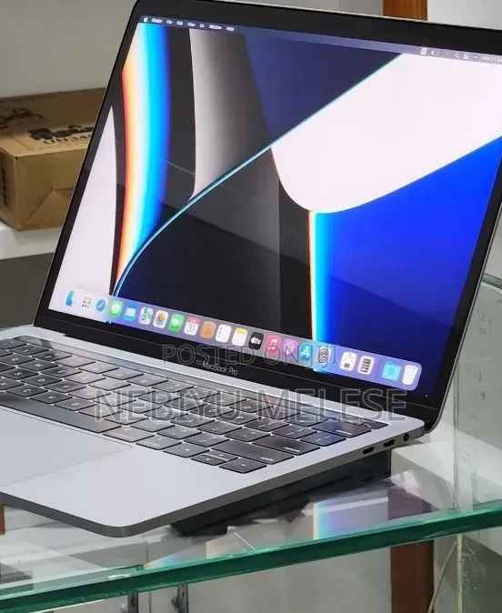 New Laptop Apple MacBook Pro 2019 16GB Intel Core i7 SSD 512GB