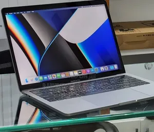 New Laptop Apple MacBook Pro 2019 16GB Intel Core i7 SSD 512GB