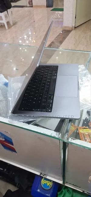 New Laptop Apple MacBook Pro 2021 M1 32GB Apple M1 Pro SSD 1T