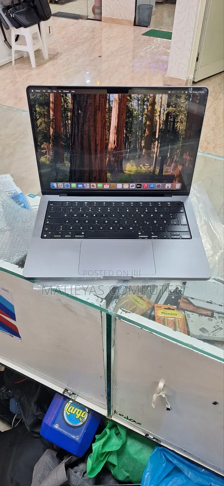 New Laptop Apple MacBook Pro 2021 M1 32GB Apple M1 Pro SSD 1T