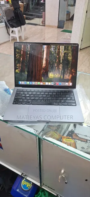 New Laptop Apple MacBook Pro 2021 M1 32GB Apple M1 Pro SSD 1T