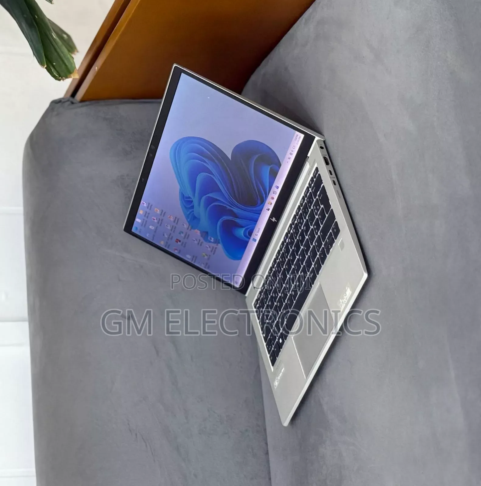New Laptop HP EliteBook 830 G8 16GB Intel Core i7 SSD 512GB