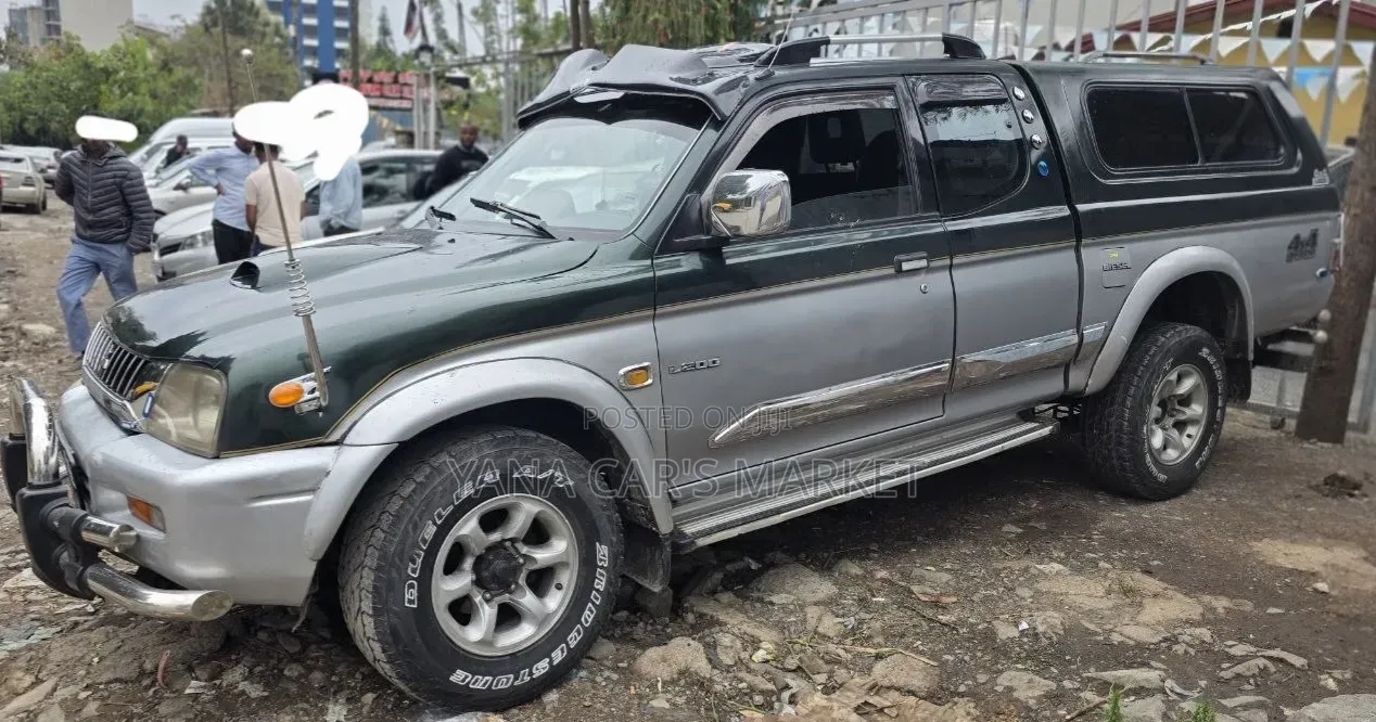 Mitsubishi L200 2002 Blue