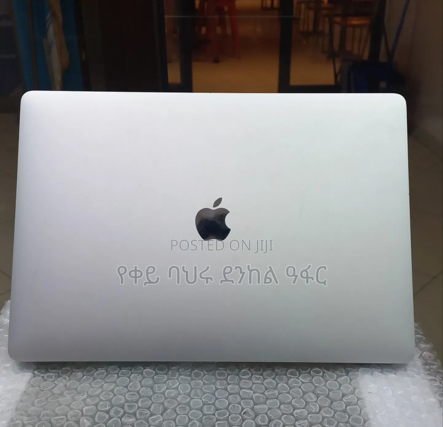 New Laptop Apple MacBook Pro 2018 16GB Intel Core i7 SSD 256GB