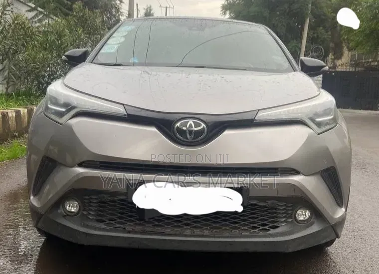 Toyota C-HR 2017 Gold