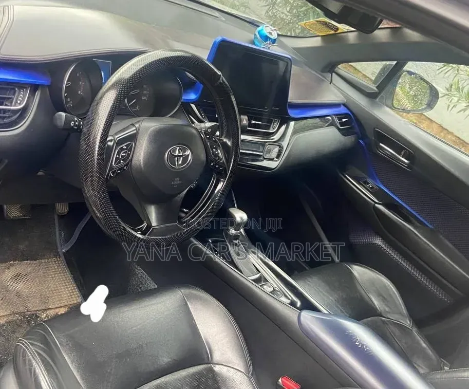 Toyota C-HR 2017 Gold