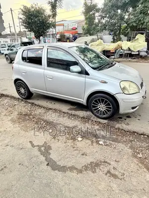 Toyota Vitz 2004 Silver