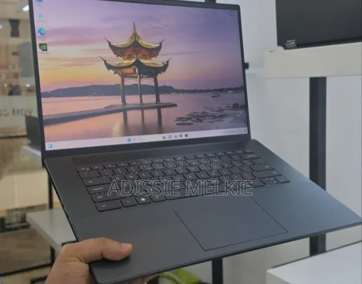 New Laptop Dell Inspiron 15 16GB Intel Core i7 SSD 512GB
