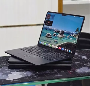 New Laptop Apple MacBook Pro 2024 M4 16GB Intel Core i7 SSD 256GB